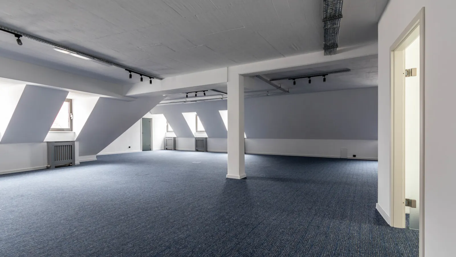 Attraktive Bürofläche mit Aufzug in der Innenstadt - Bild 3