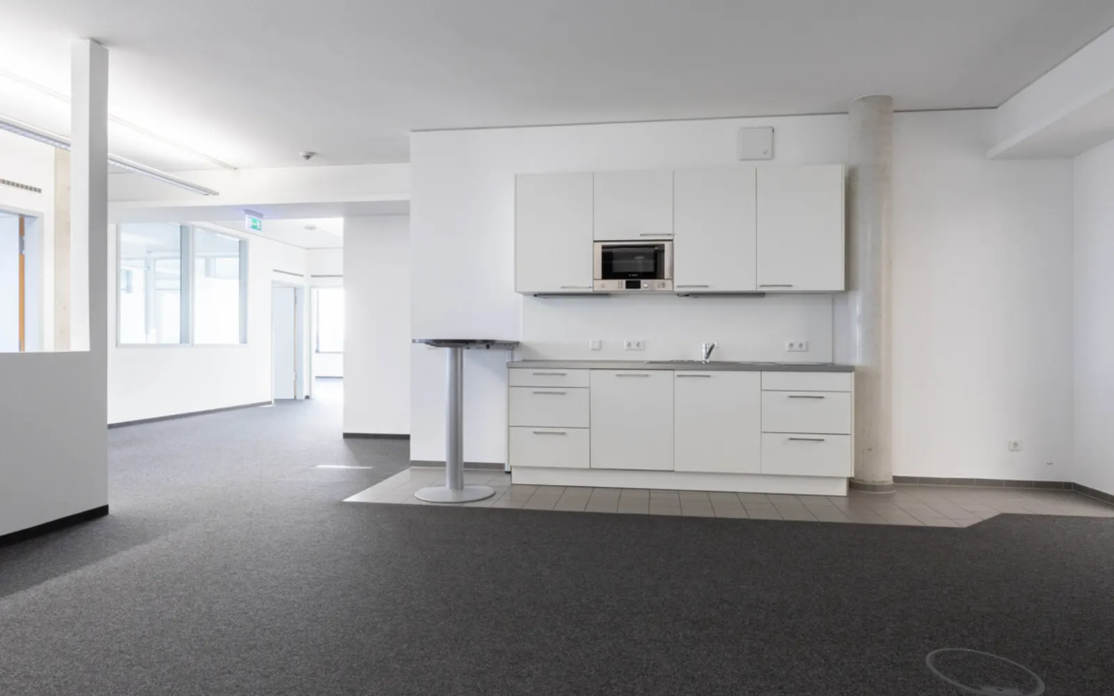 Große Bürofläche in modernem Geschäftsgebäude - Bild 3