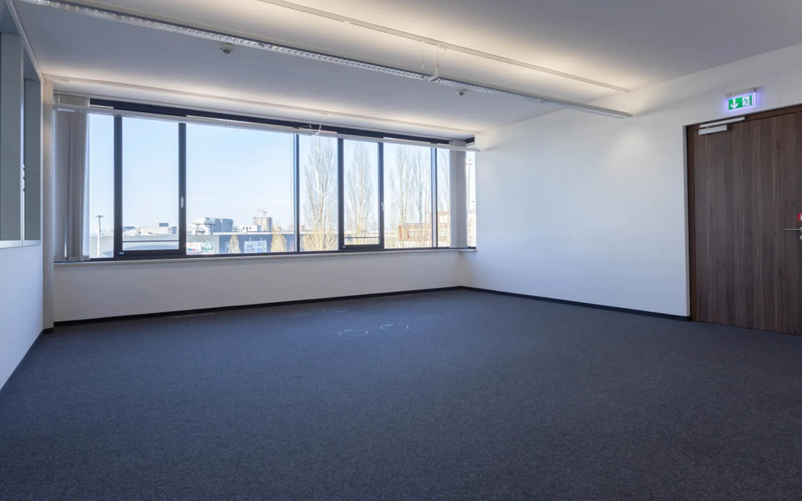 Große Bürofläche in modernem Geschäftsgebäude - Bild 5