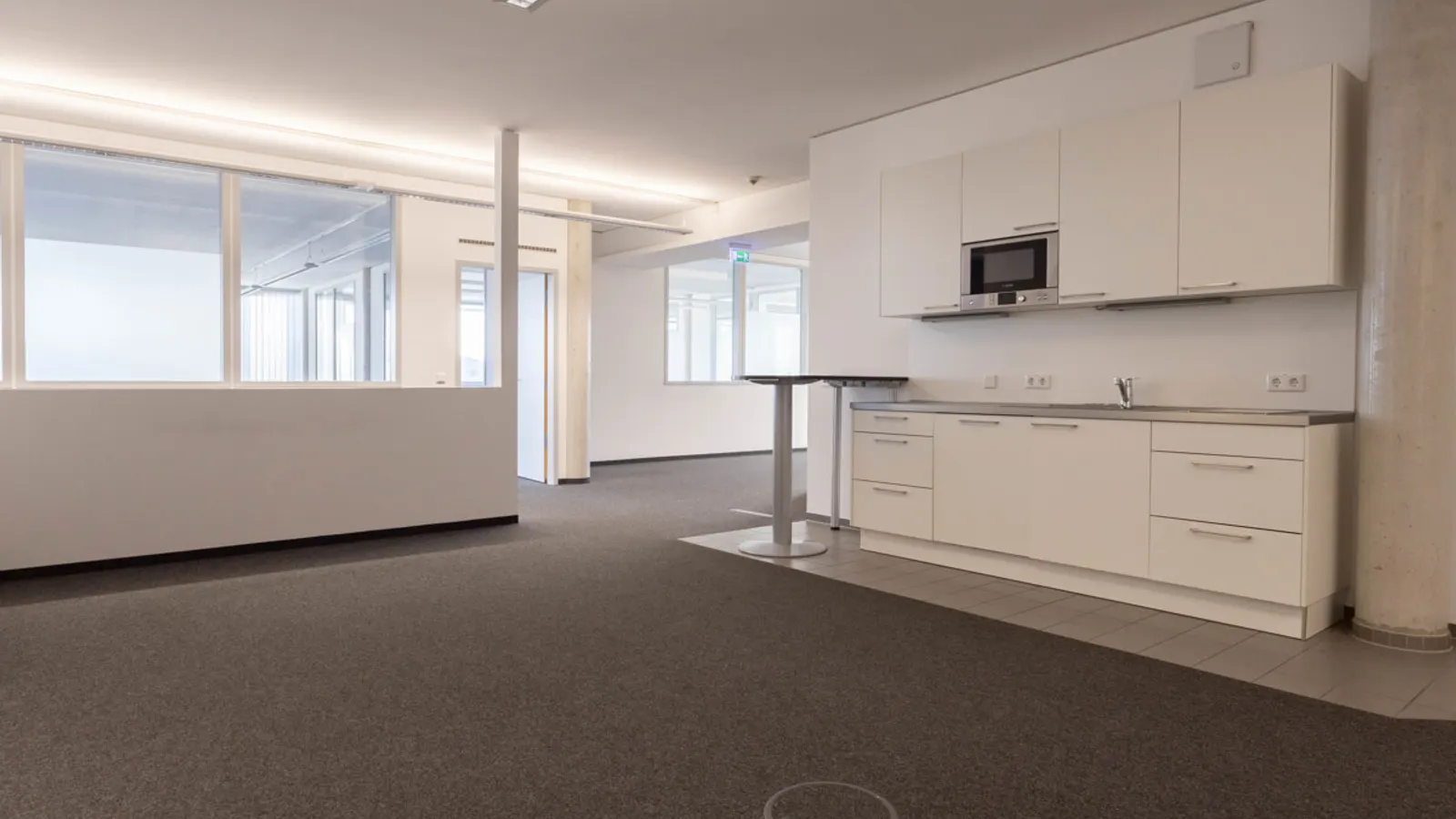 Große Bürofläche in modernem Geschäftsgebäude - Bild 4