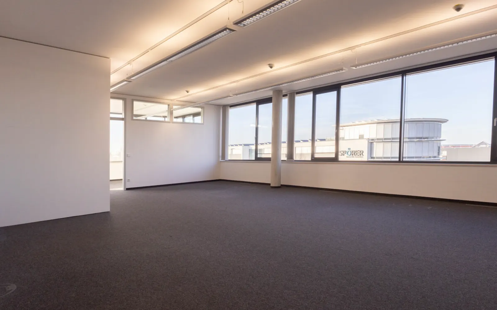 Große Bürofläche in modernem Geschäftsgebäude - Bild 7