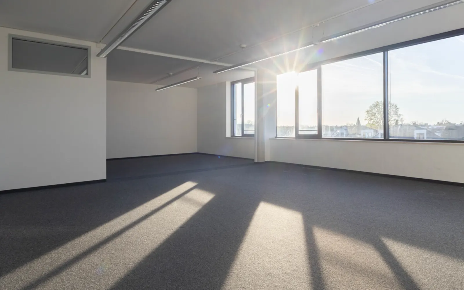 Große Bürofläche in modernem Geschäftsgebäude - Bild 15