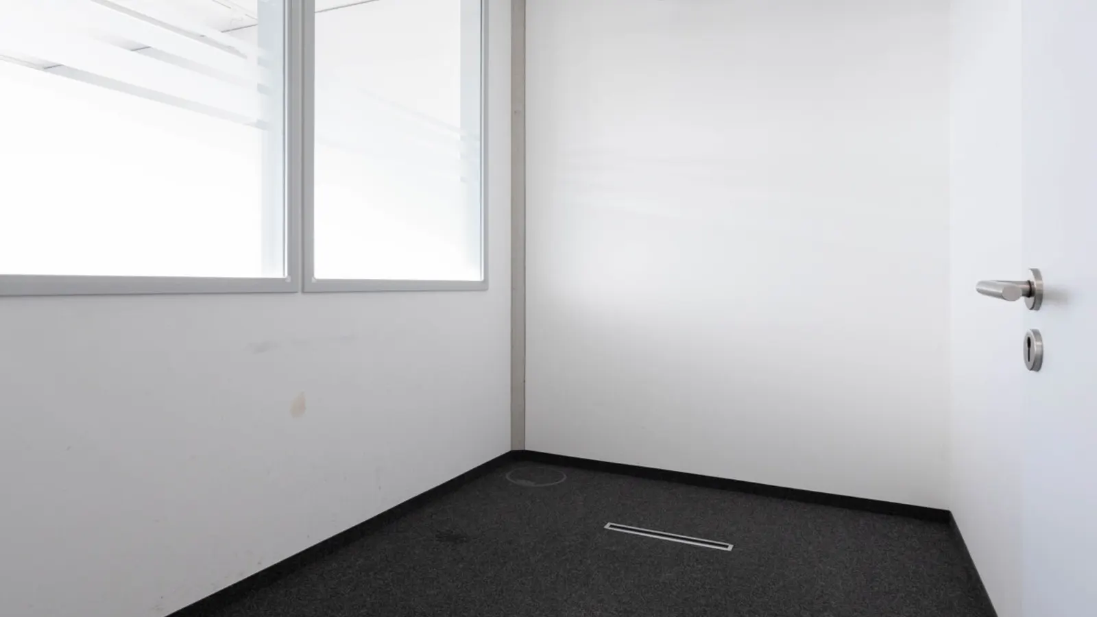 Große Bürofläche in modernem Geschäftsgebäude - Bild 11