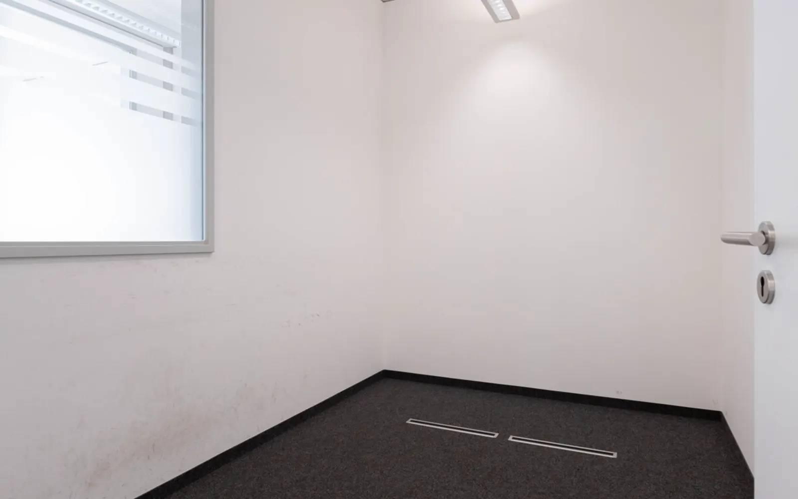 Große Bürofläche in modernem Geschäftsgebäude - Bild 10