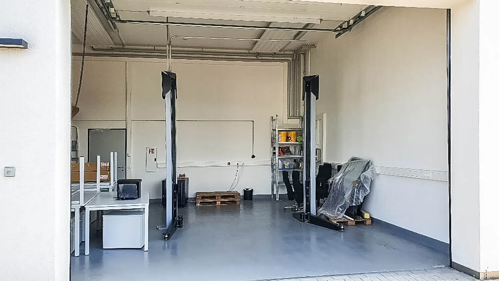 Modernes Bürogebäude mit Werkstatt im Gewerbegebiet Kösching - Bild 12