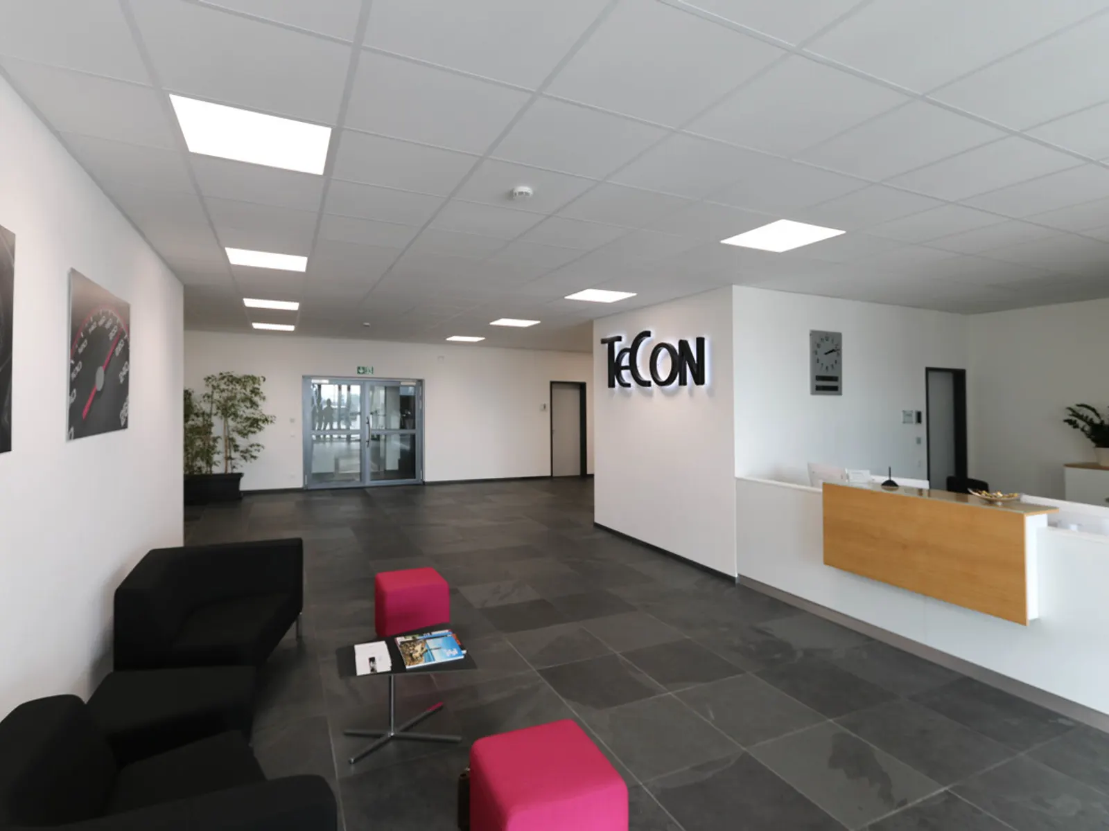 Modernes Bürogebäude mit Werkstatt im Gewerbegebiet Kösching - Bild 2