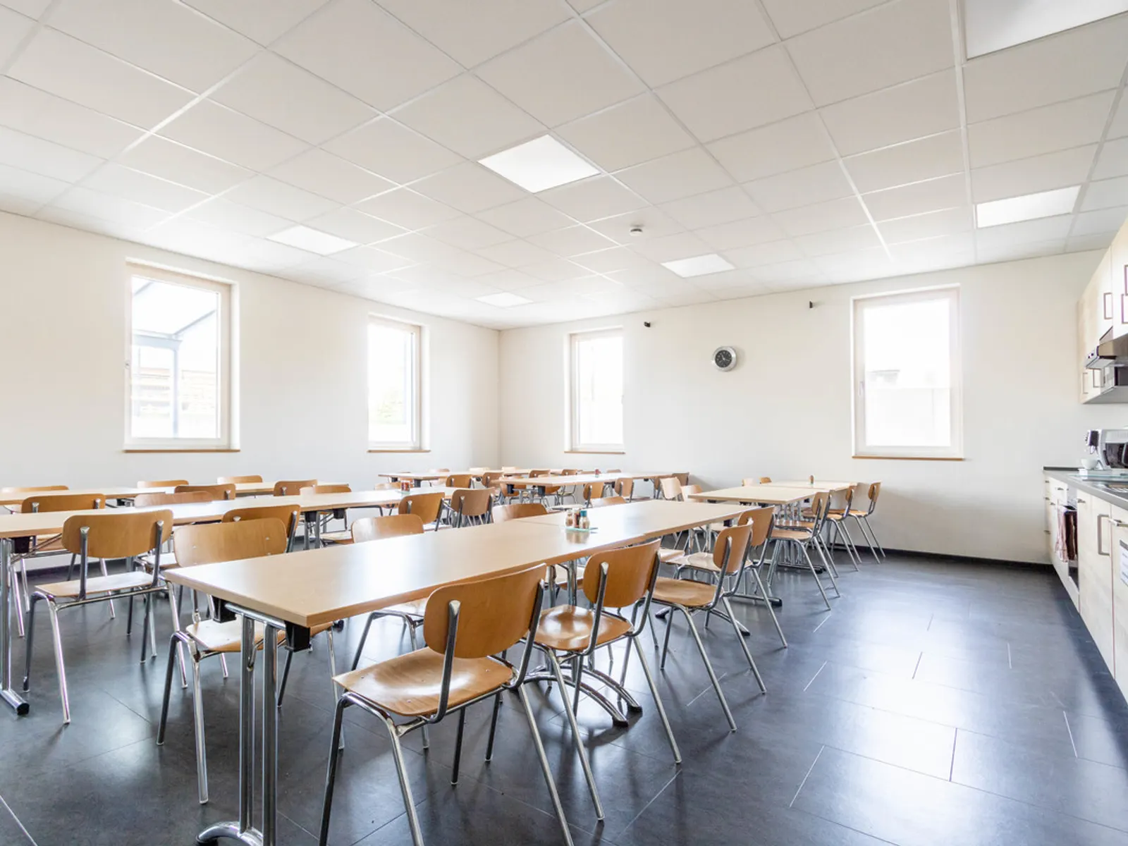 Modernes Bürogebäude mit Werkstatt im Gewerbegebiet Kösching - Bild 5