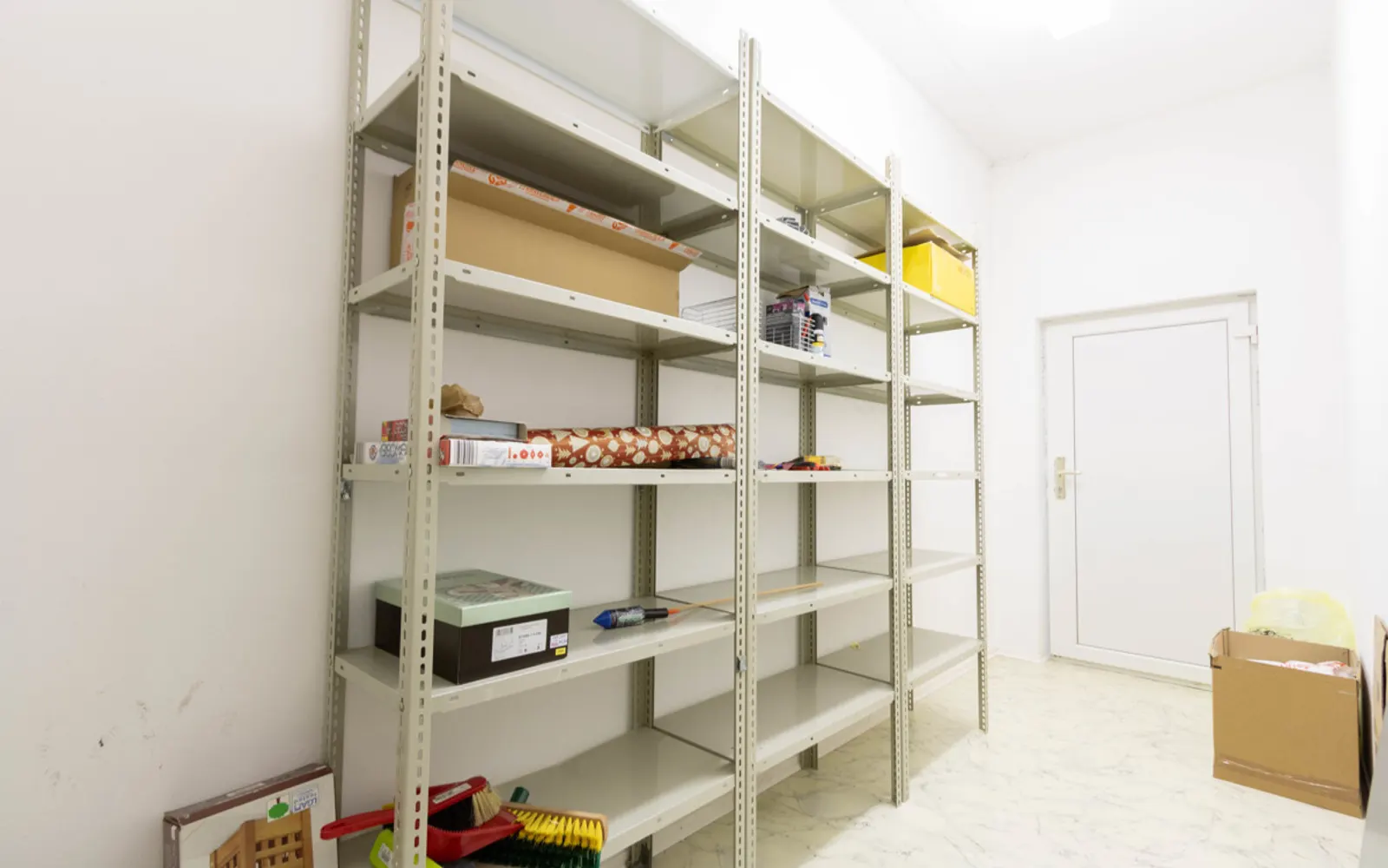 Büro oder Gewerbe in verkehrsgünstiger Lage nahe Klinikum - Bild 10