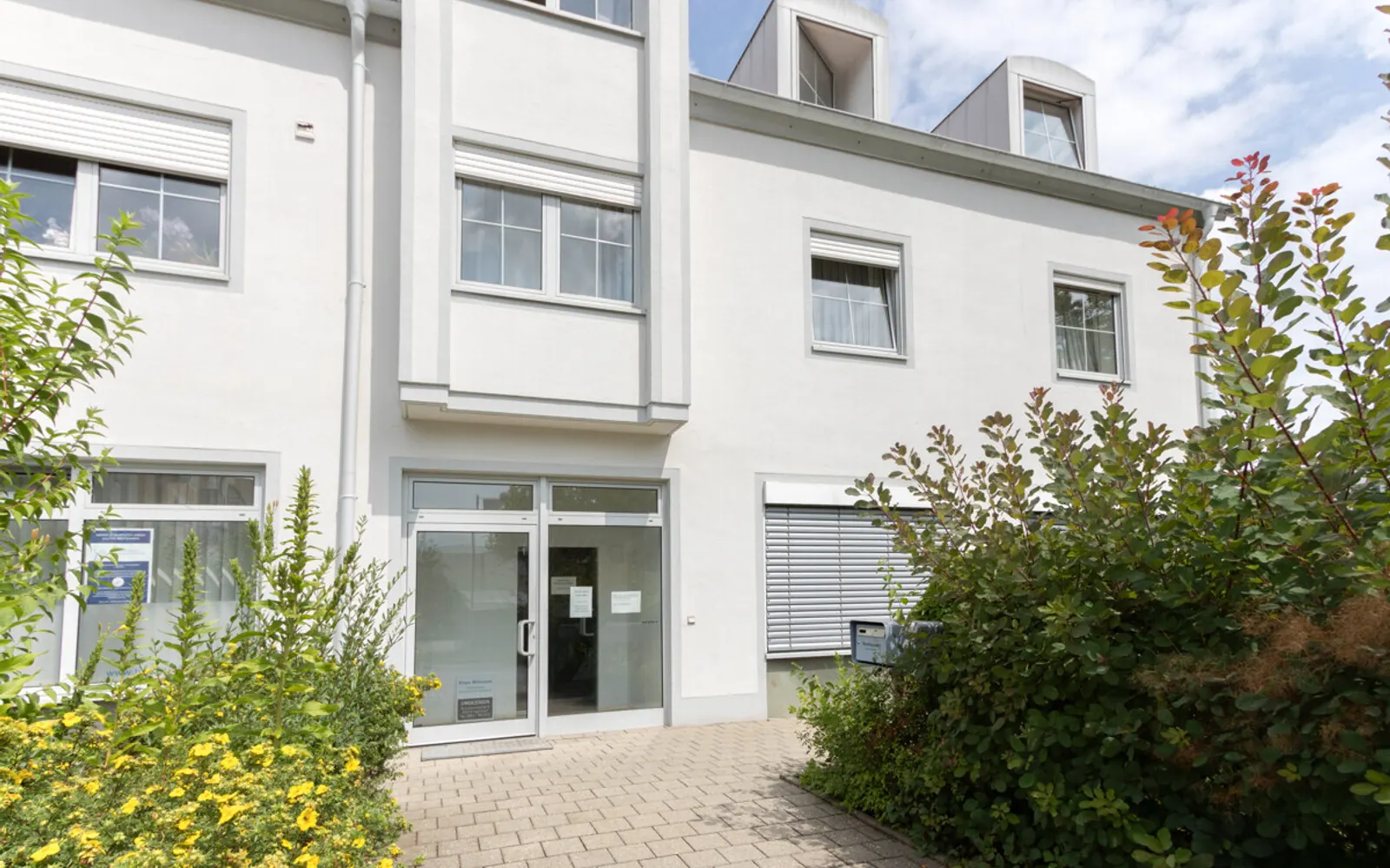 Büro oder Gewerbe in verkehrsgünstiger Lage nahe Klinikum - Bild 2