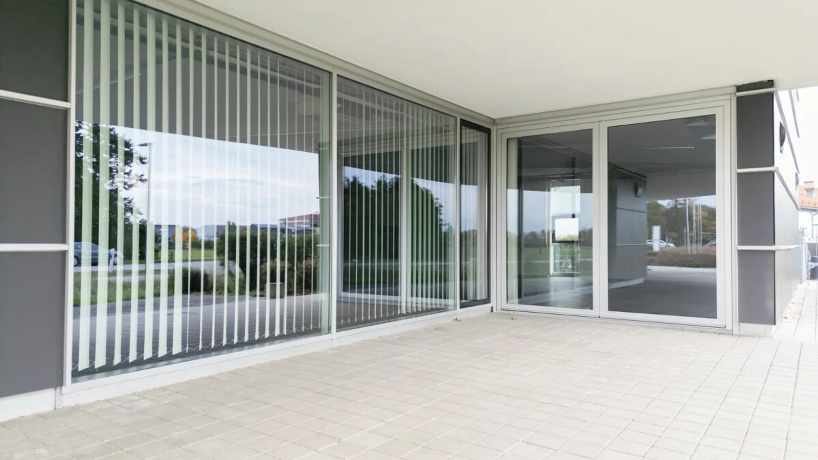 Weitläufige Gewerbefläche - Bürogebäude mit Werkstatt - Bild 4