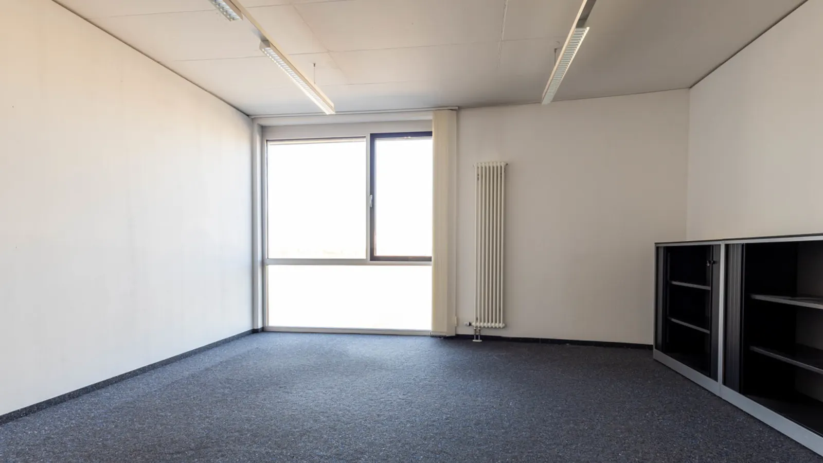 Weitläufige Gewerbefläche - Bürogebäude mit Werkstatt - Bild 10