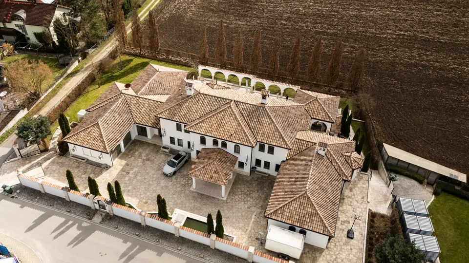 Atemberaubende Villa im Toskanastil