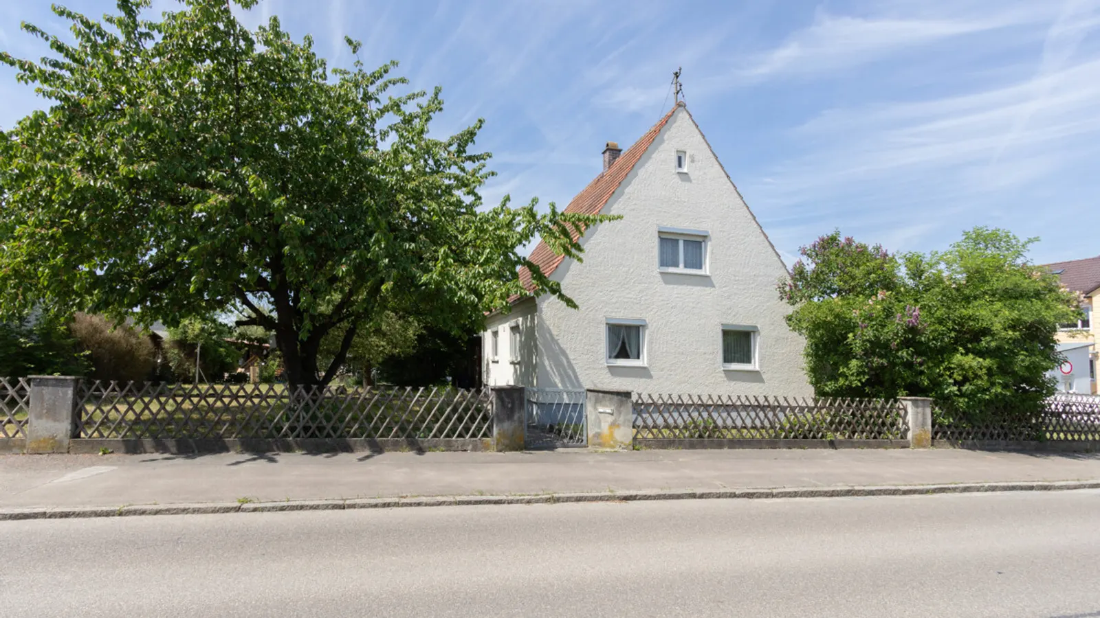 Bauplatz für 3-Reihenhäuser oder 5-Familienhaus in Manching - Bild 2