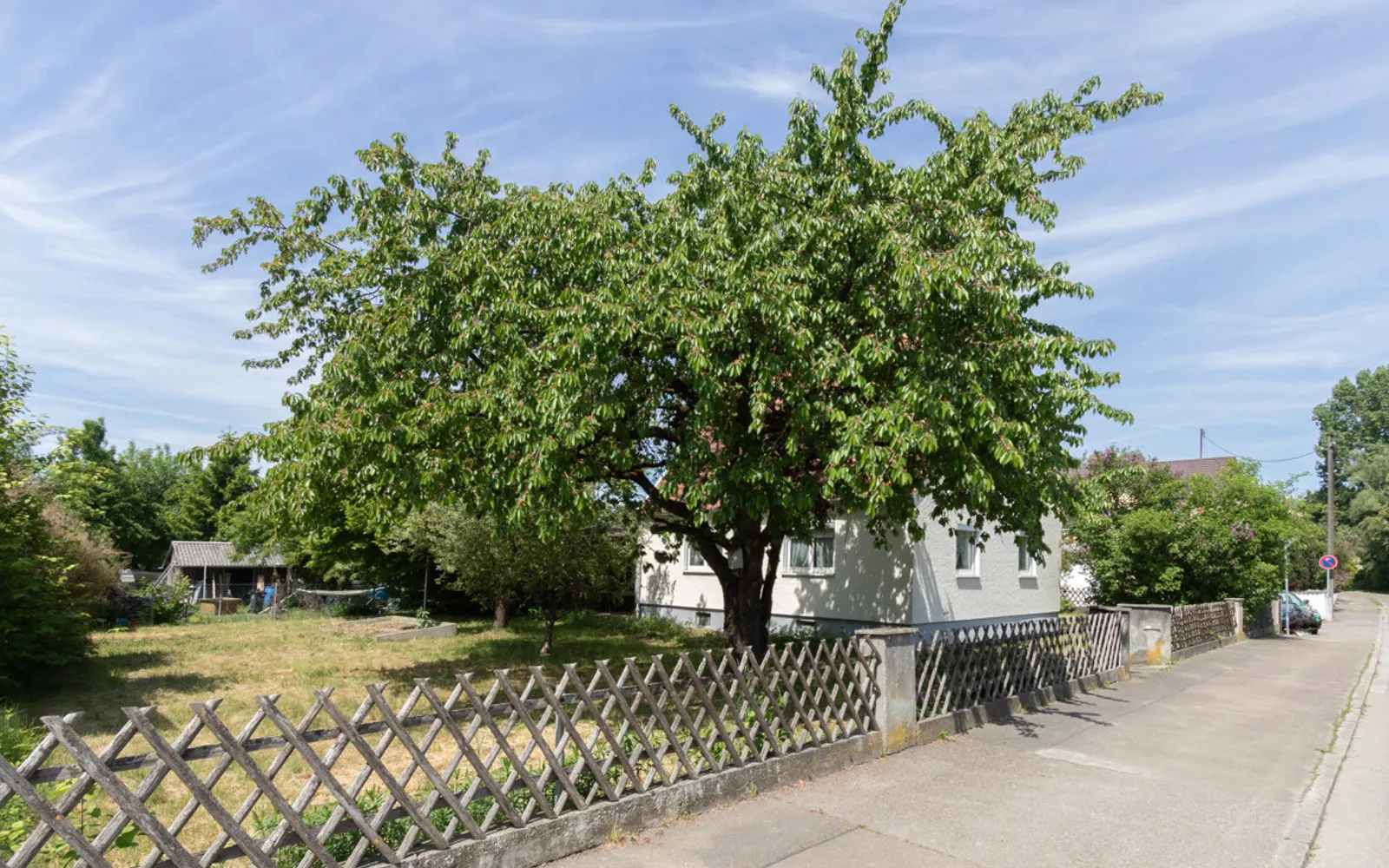 Bauplatz für 3-Reihenhäuser oder 5-Familienhaus in Manching - Bild 1