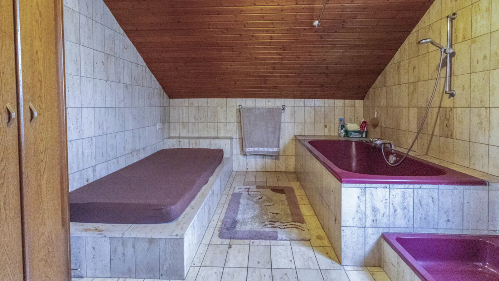 Solides Zweifamilienhaus mit viel Wohnfläche in ruhiger Lage von Stammham-Westerhofen - Bild 7