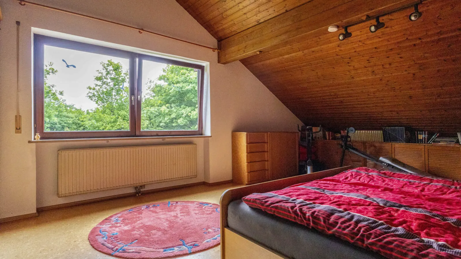 Solides Zweifamilienhaus mit viel Wohnfläche in ruhiger Lage von Stammham-Westerhofen - Bild 9