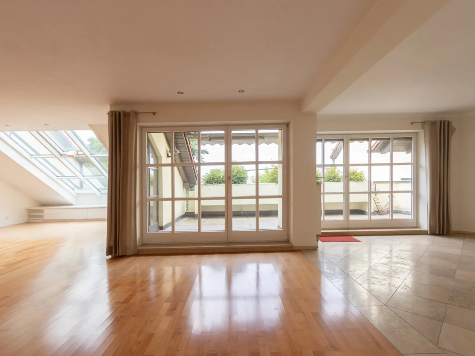 Altes Westviertel: 3-4 Zimmer-Wohnung mit Dachterrasse - Bild 2