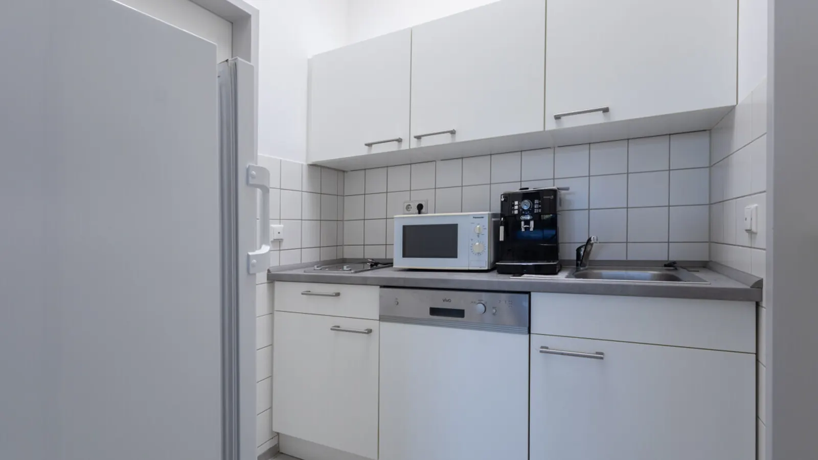 Großzügige Halle mit Büro in Autobahnnähe - Bild 16