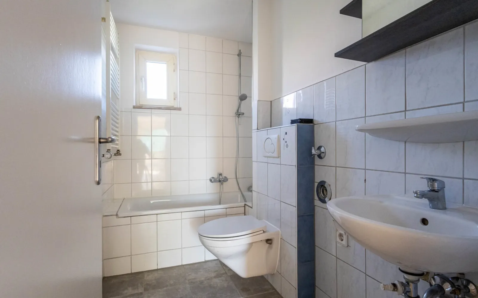 Renovierungsbedürftige 2-Zimmer-Wohnung mit Balkon und Außenstellplatz im Augustinviertel! - Bild 6