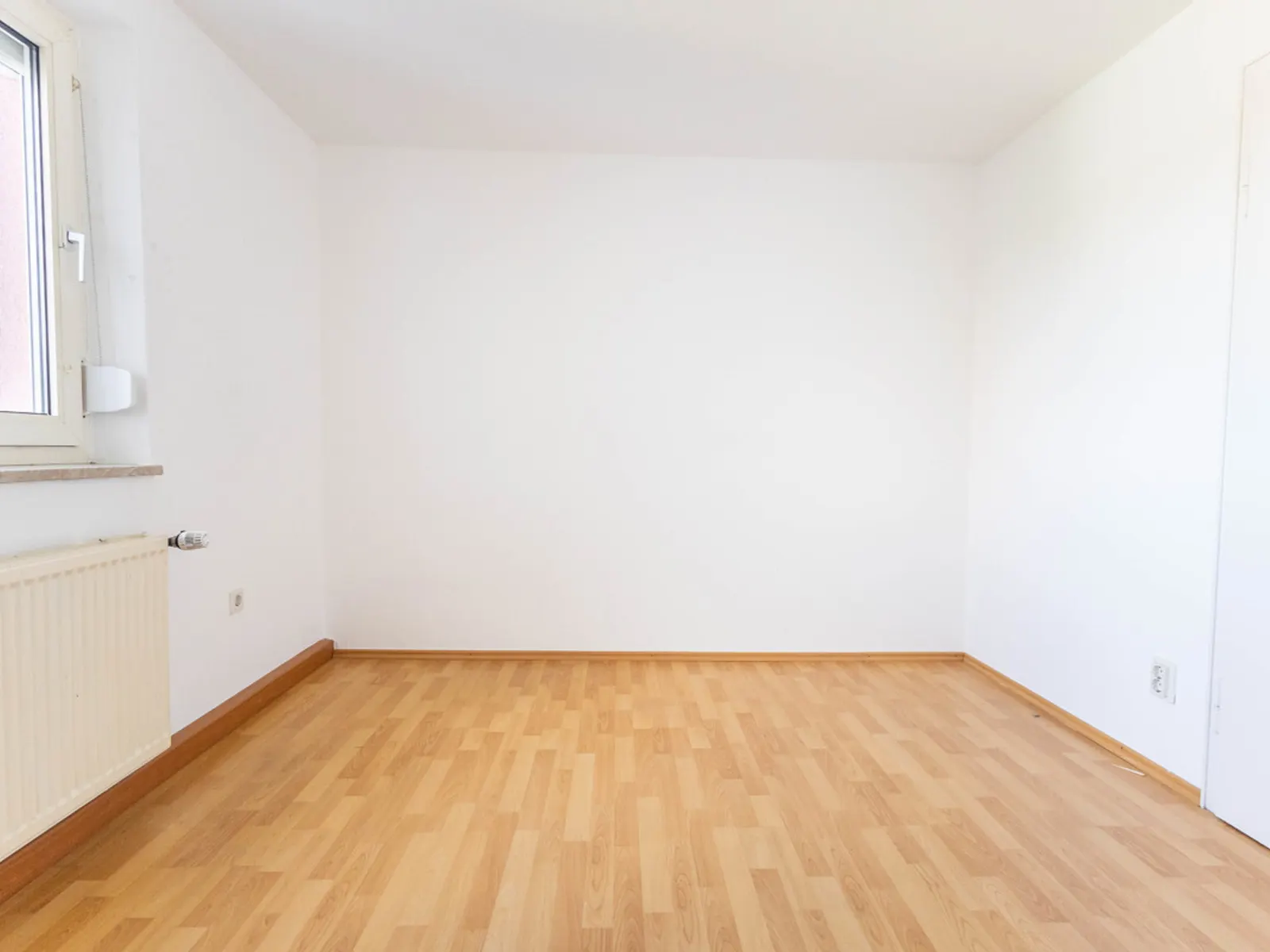 Renovierungsbedürftige 2-Zimmer-Wohnung mit Balkon und Außenstellplatz im Augustinviertel! - Bild 4