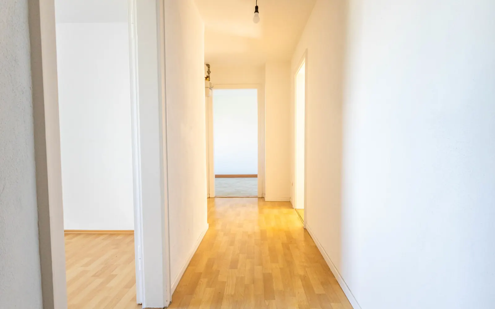 Renovierungsbedürftige 2-Zimmer-Wohnung mit Balkon und Außenstellplatz im Augustinviertel! - Bild 8