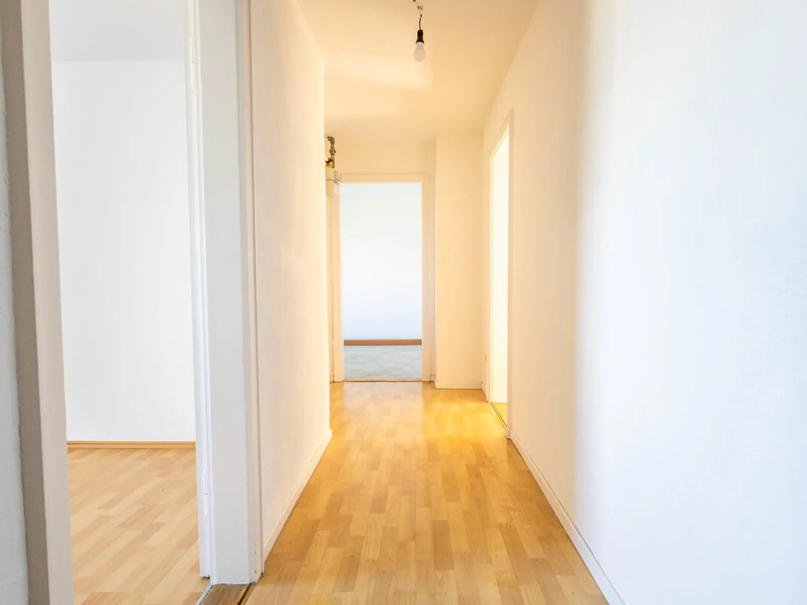 Renovierungsbedürftige 2-Zimmer-Wohnung mit Balkon und Außenstellplatz im Augustinviertel! - Bild 8