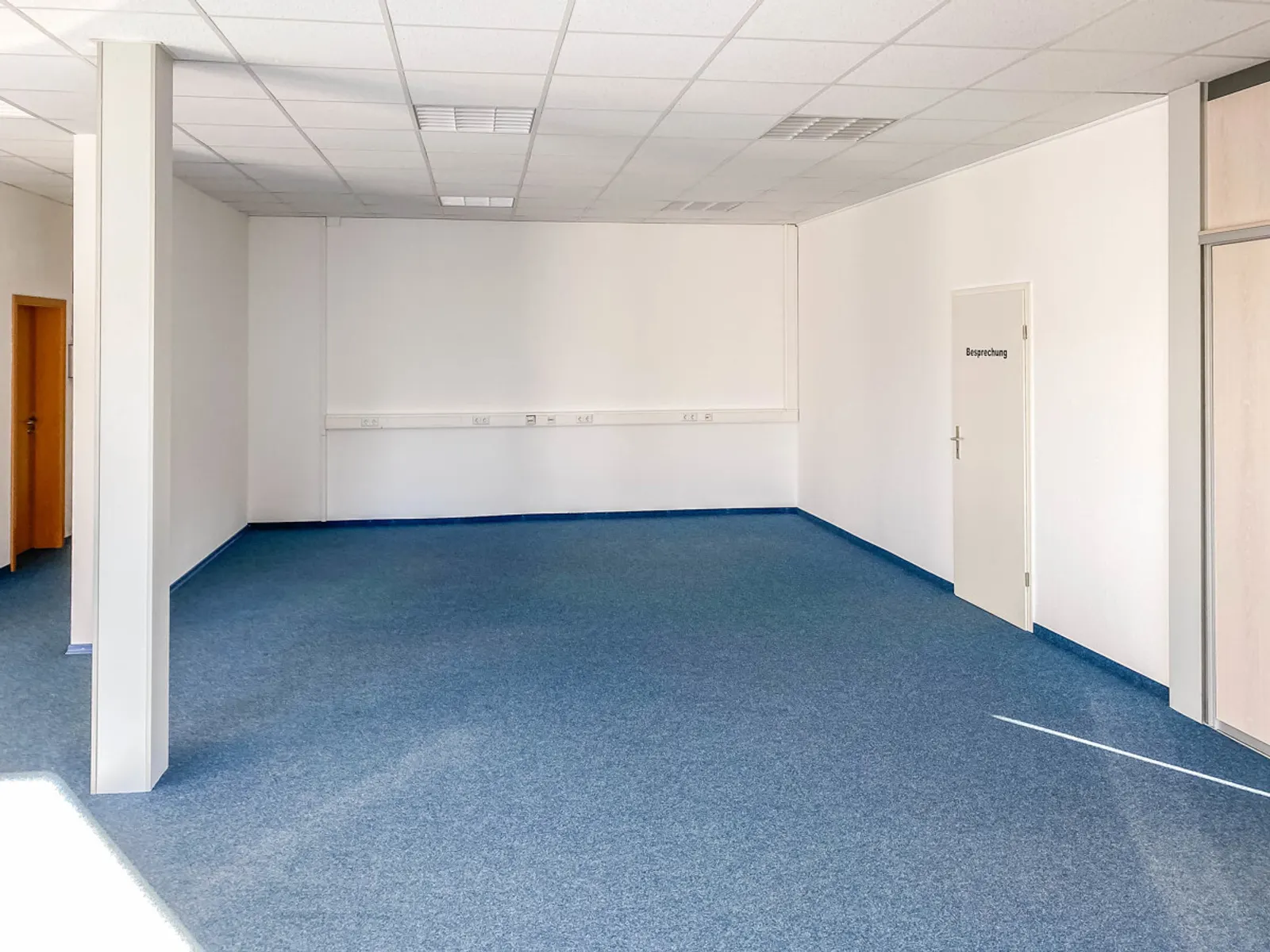 Moderne Bürofläche mit Halle - Bild 7