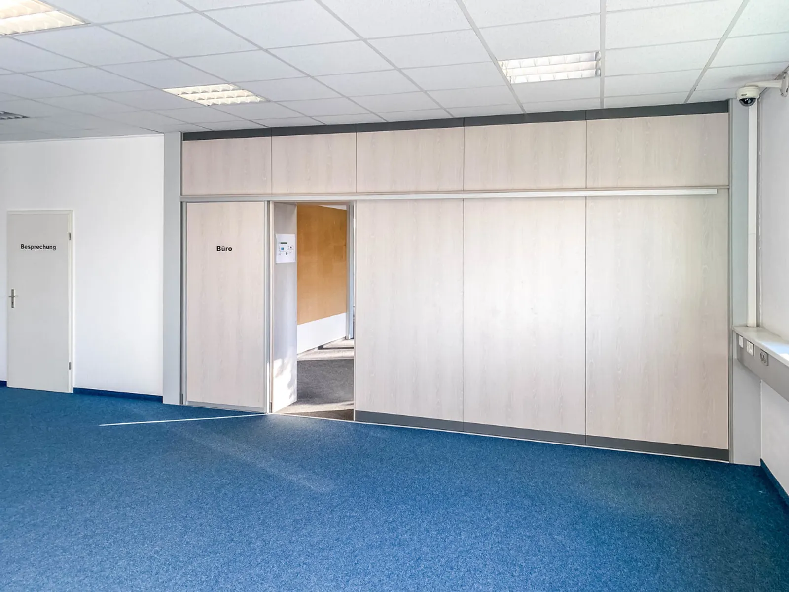 Moderne Bürofläche mit Halle - Bild 8