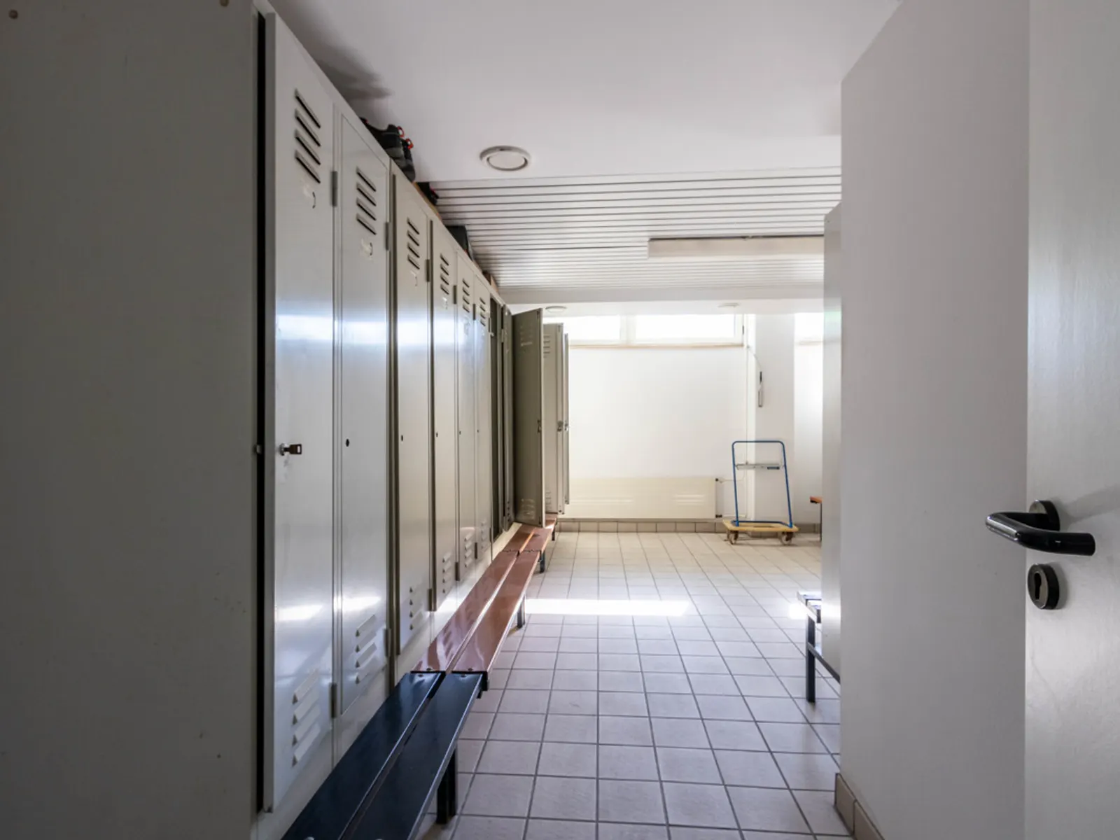 Geräumige Halle mit hervorragender Anbindung - Bild 10