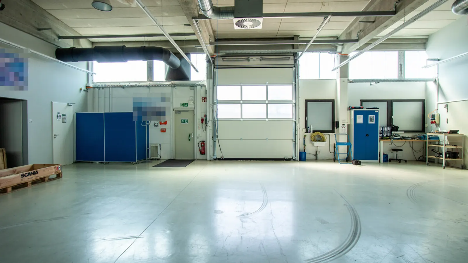 Attraktive Halle mit Bürofläche mit zahlreichen Stellplätzen in Gaimersheim! - Bild 2