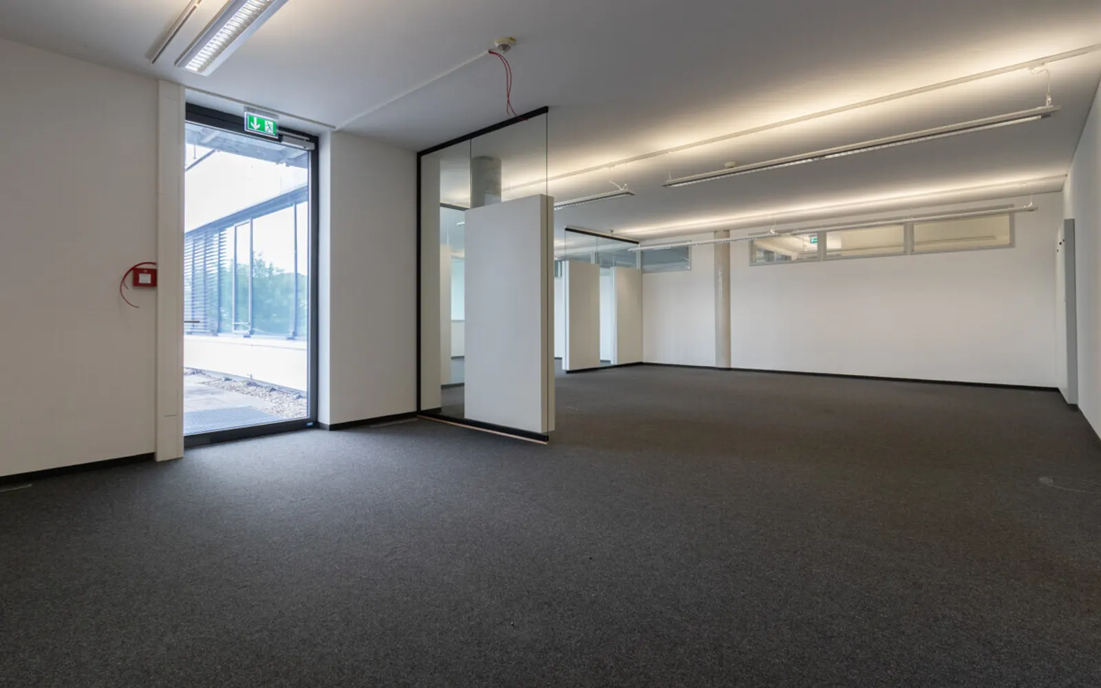 Große Bürofläche in modernem Geschäftsgebäude - Bild 9