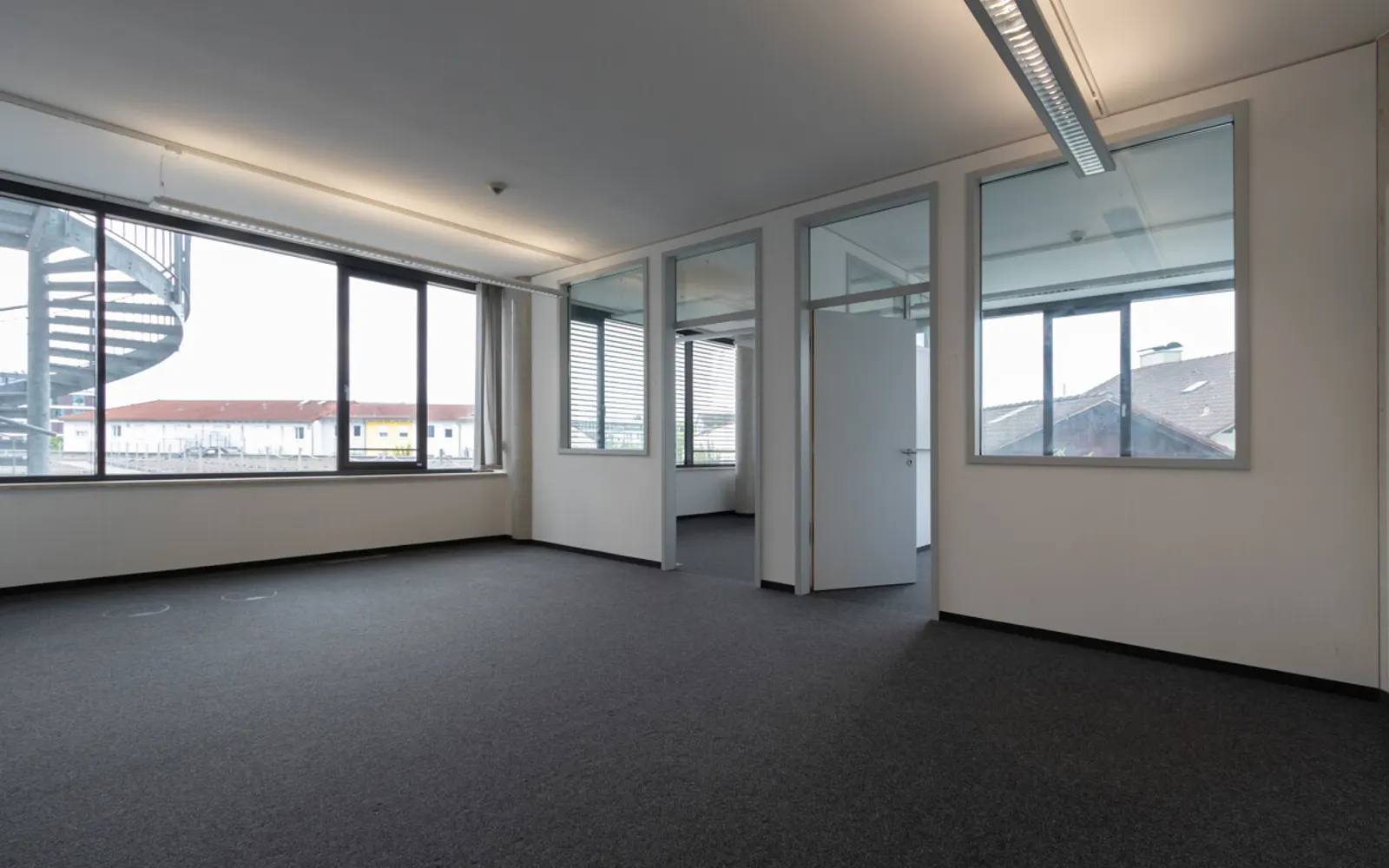 Große Bürofläche in modernem Geschäftsgebäude - Bild 10