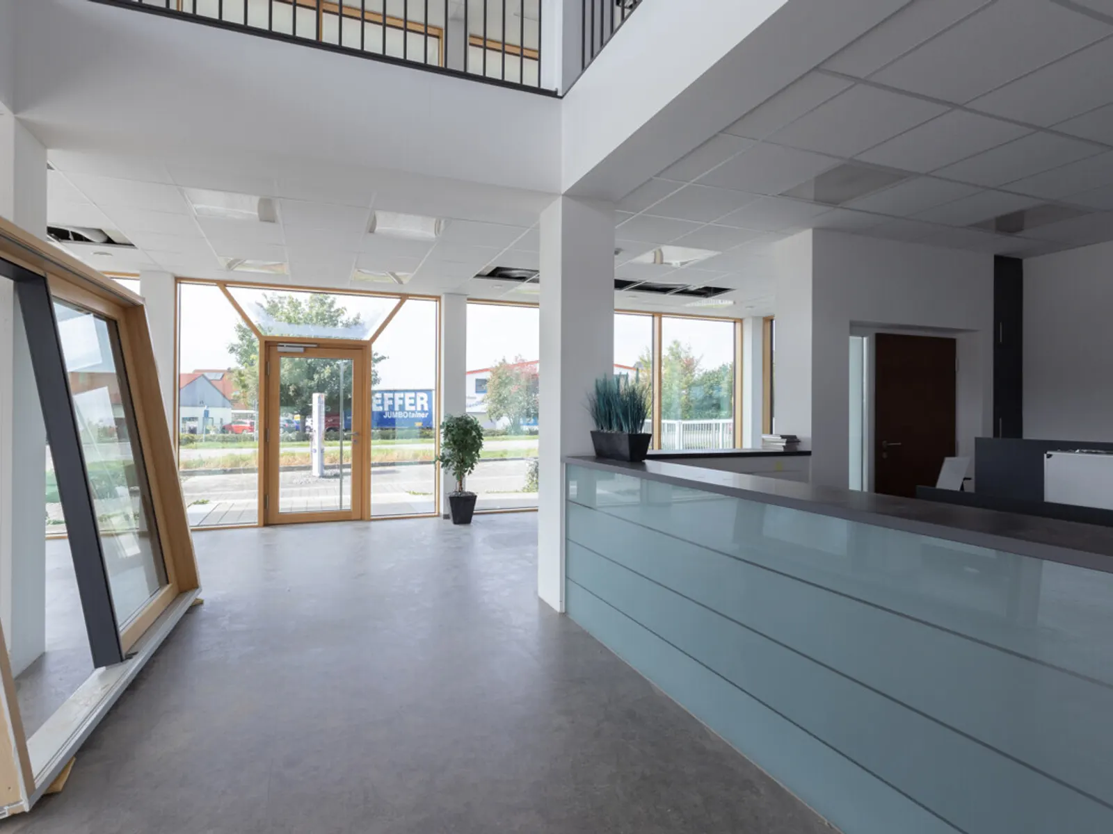 Ansprechendes Bürogebäude mit Halle in Nassenfels - Bild 13