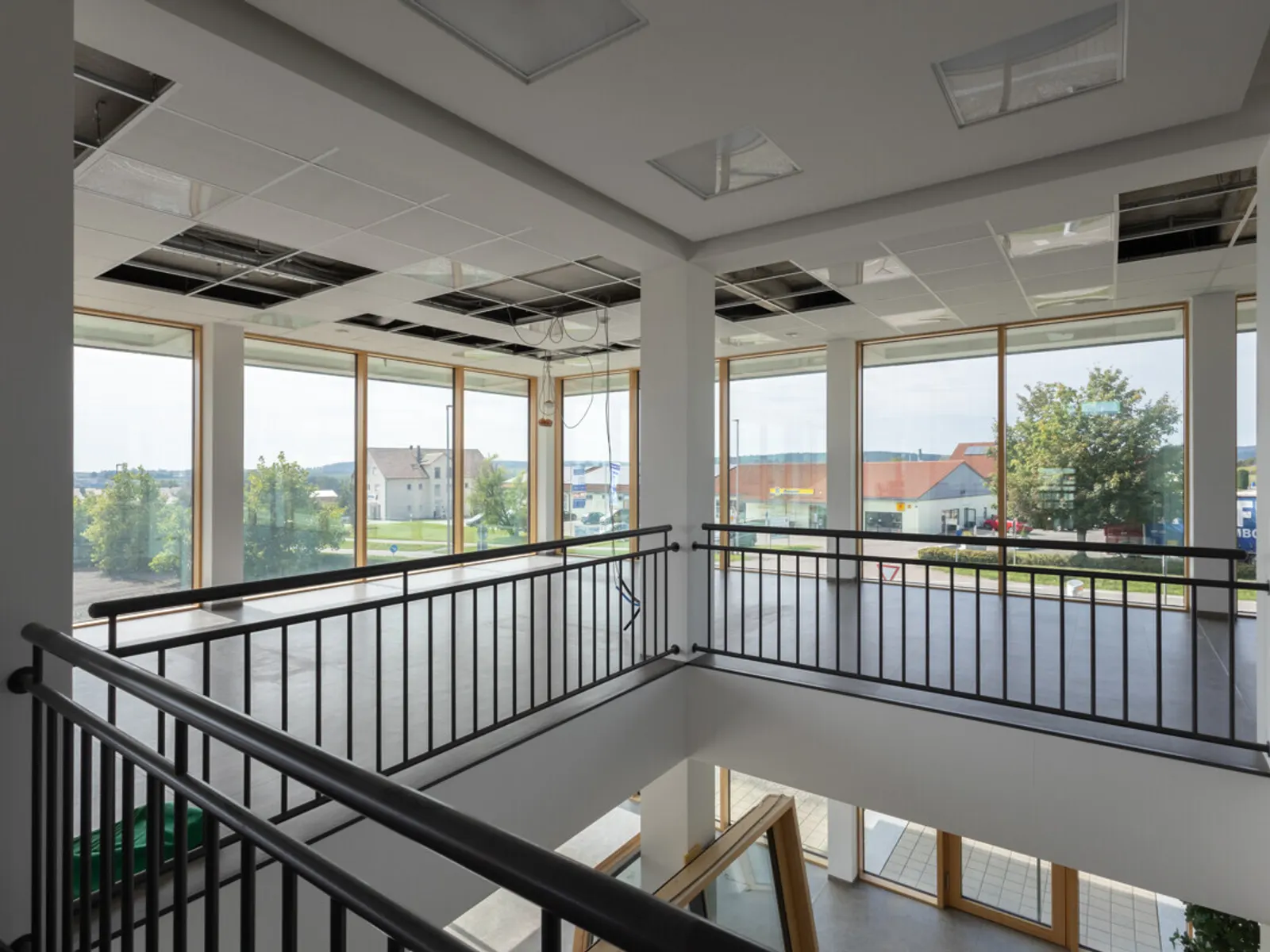 Ansprechendes Bürogebäude mit Halle in Nassenfels - Bild 7