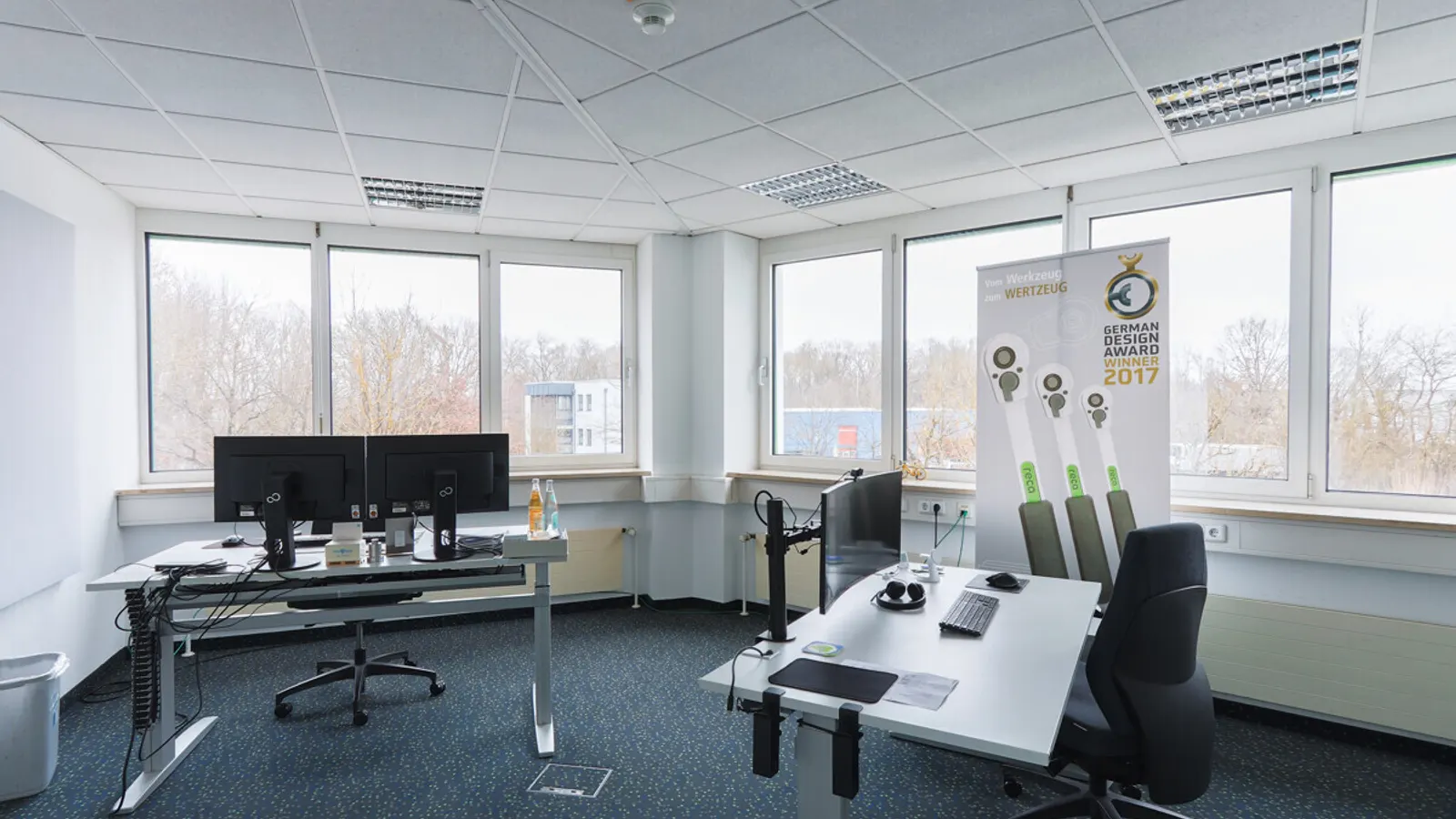 Großzügige Halle mit Showroom und Büro - Bild 20