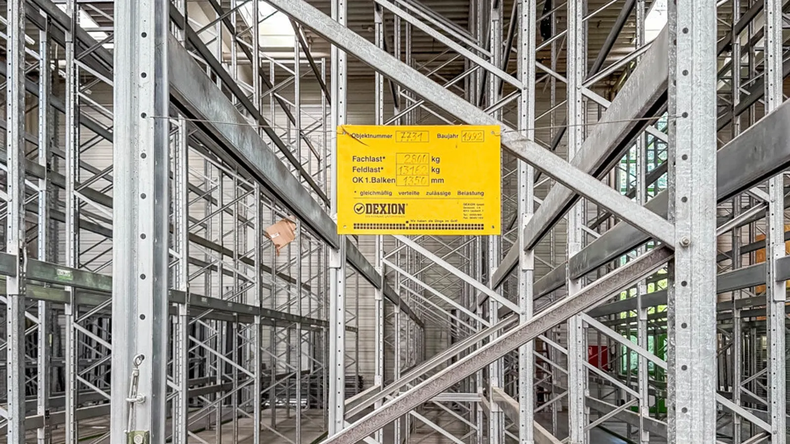 Großzügige Halle mit Showroom und Büro - Bild 13