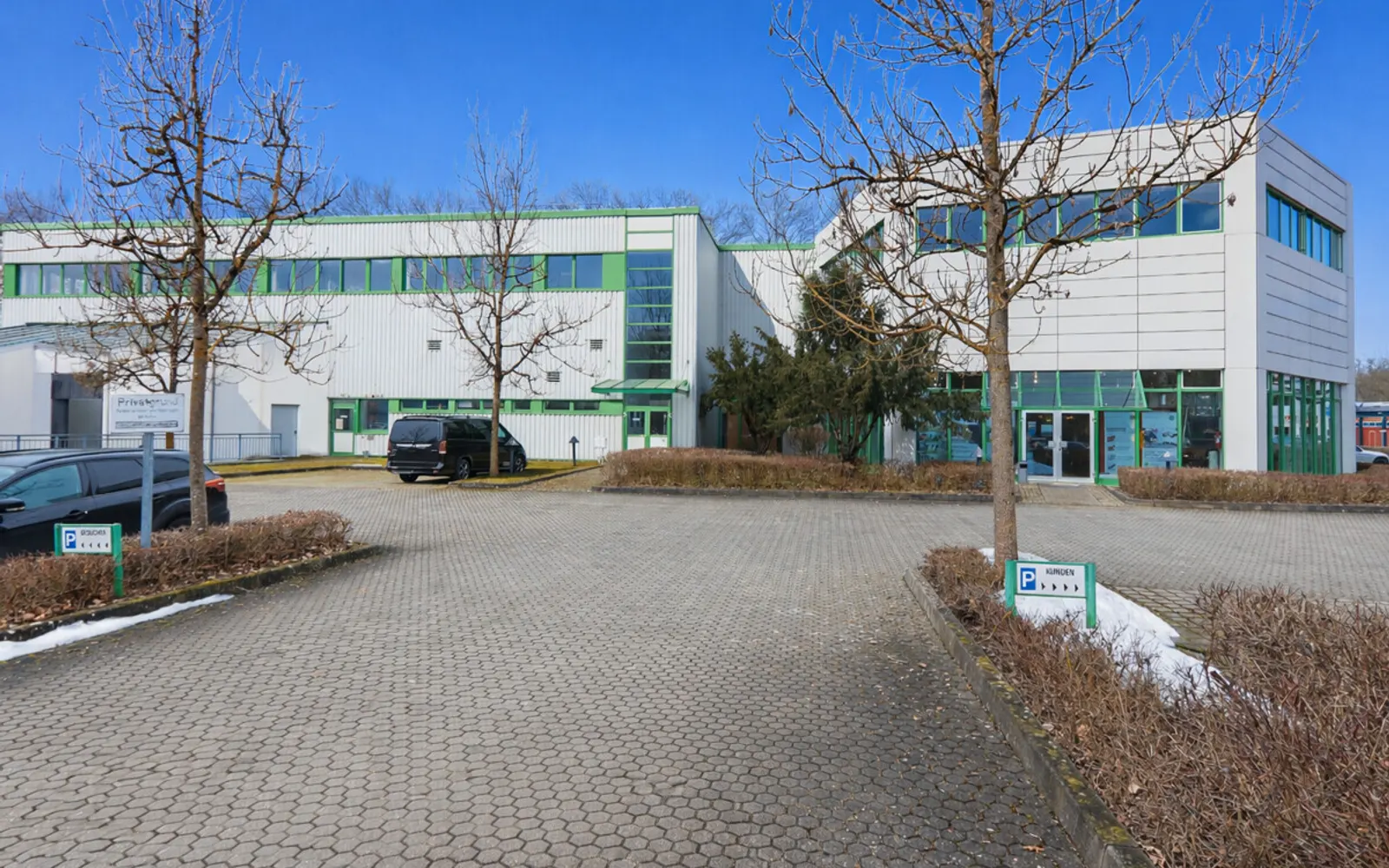 Großzügige Halle mit Showroom und Büro - Bild 1