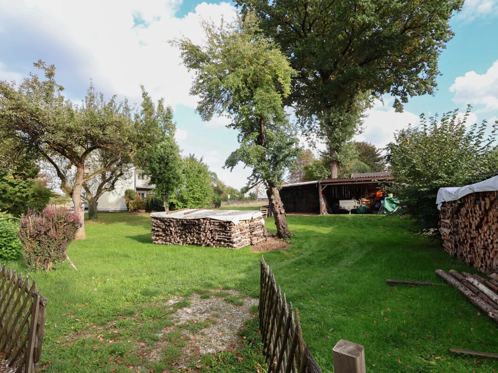 Grundstück für MFH und EFH mit Altbestand in Lenting - Bild 6