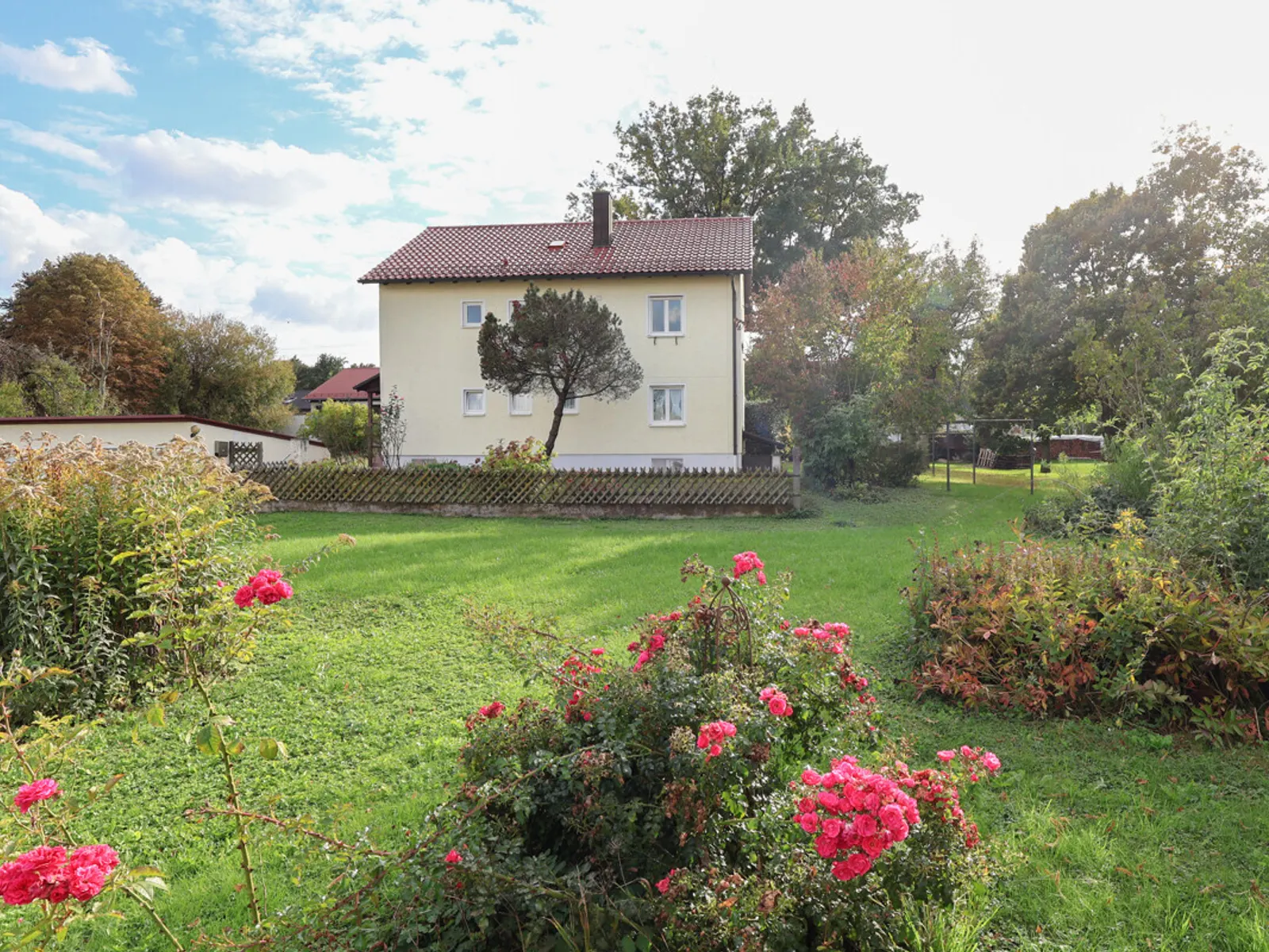 Grundstück für MFH und EFH mit Altbestand in Lenting - Bild 4