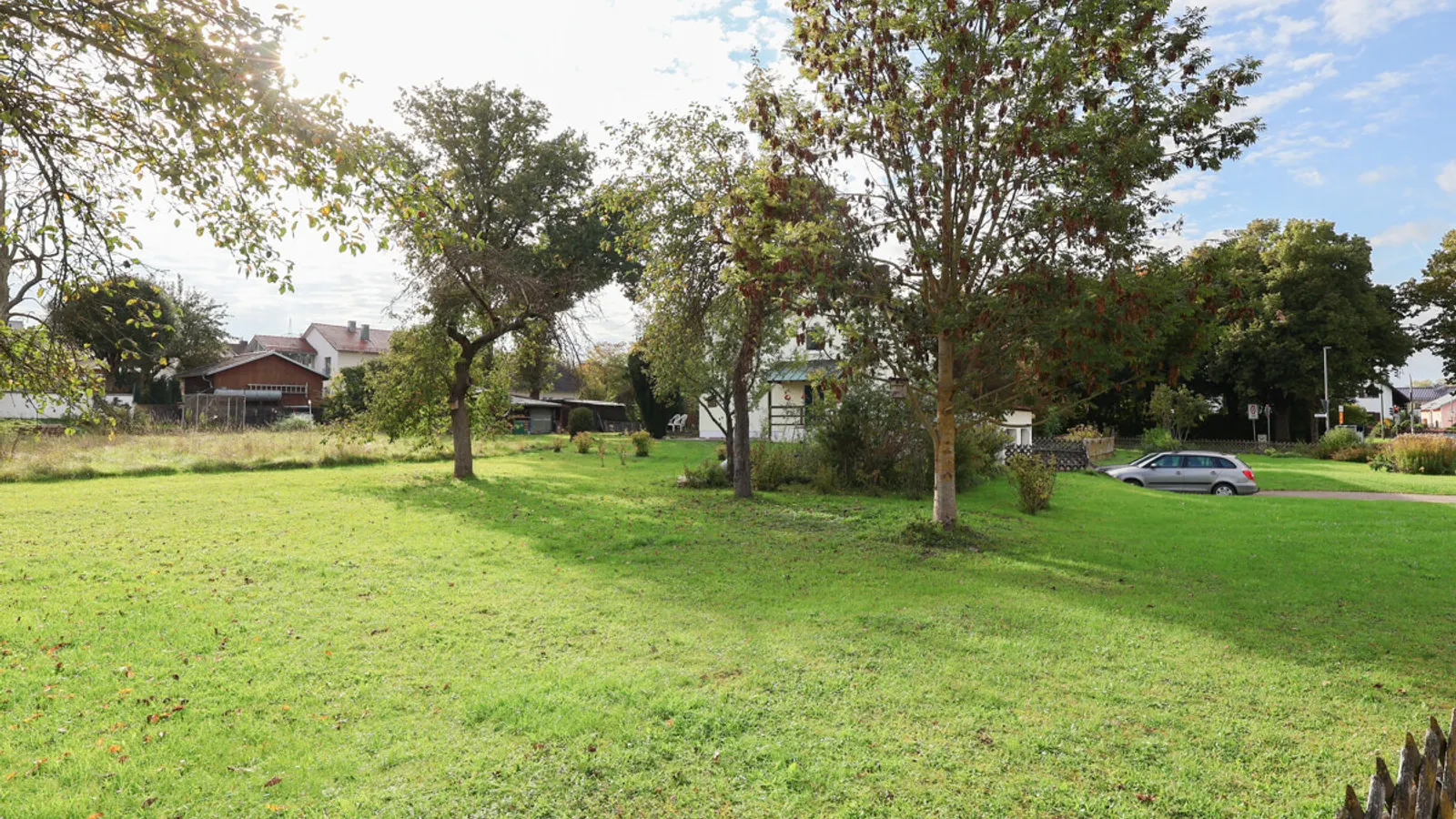 Grundstück für MFH und EFH mit Altbestand in Lenting - Bild 1