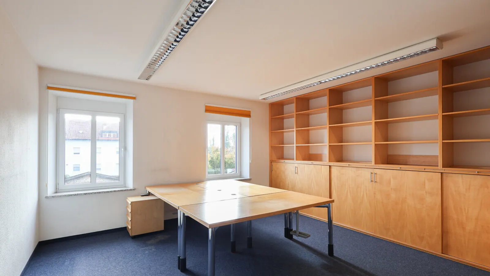 Gepflegtes, komplettes Bürogebäude mit hervorragender Anbindung - Bild 12