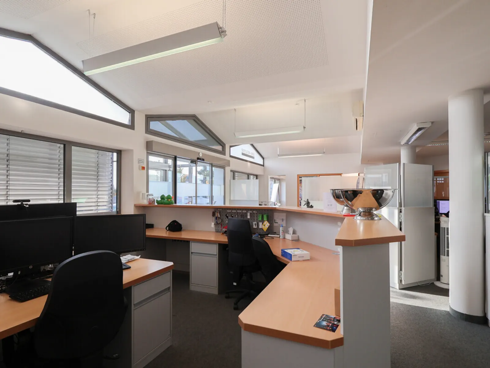 Gepflegte Büro-/Ladenfläche mit guter Sichtbarkeit und Parkmöglichkeiten - Bild 5