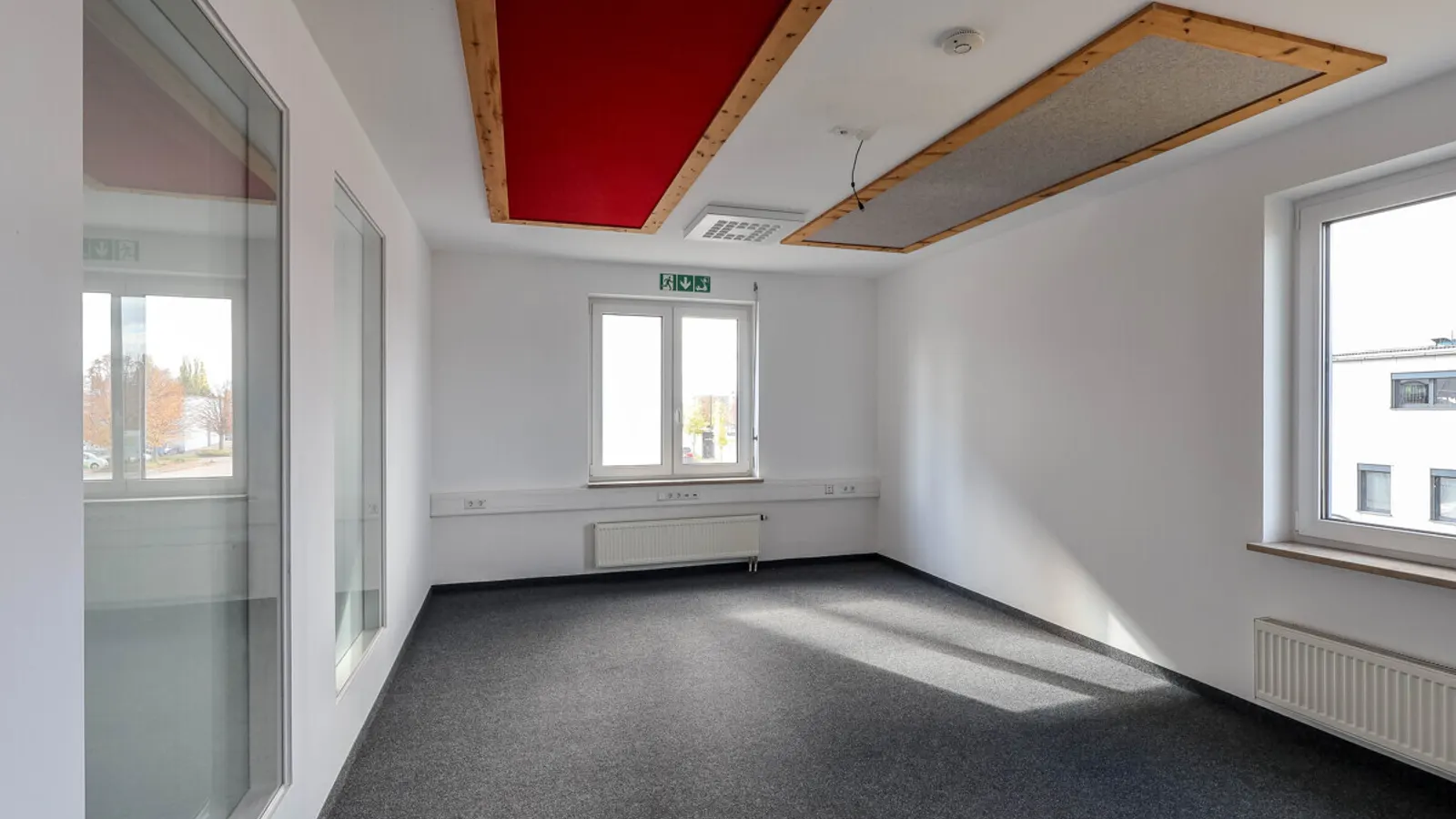 Gepflegtes Geschäftshaus mit Halle in Gaimersheim - Bild 8