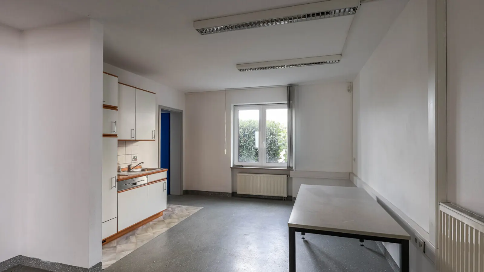 Gepflegtes Geschäftshaus mit Halle in Gaimersheim - Bild 6