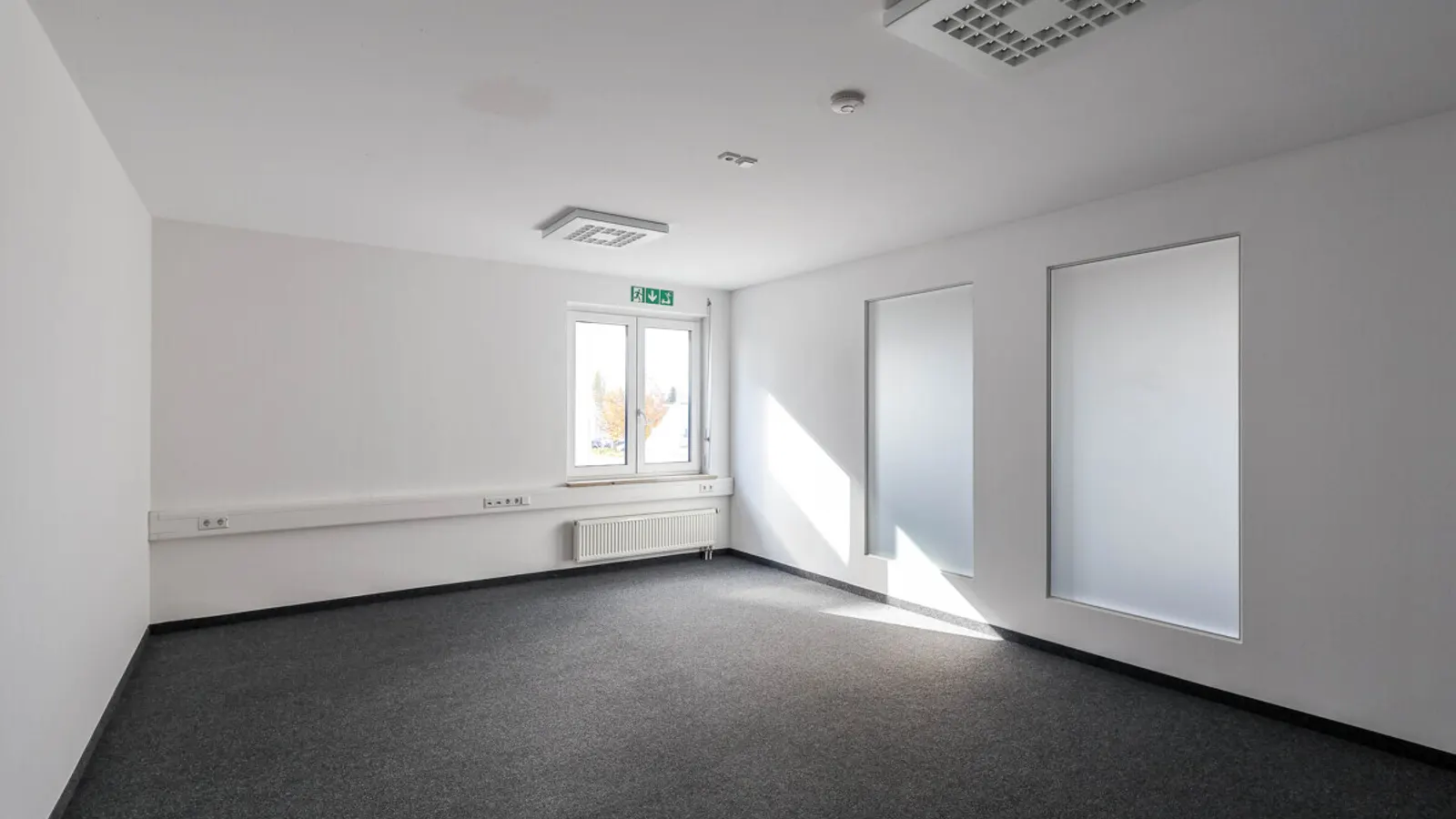 Gepflegtes Geschäftshaus mit Halle in Gaimersheim - Bild 9