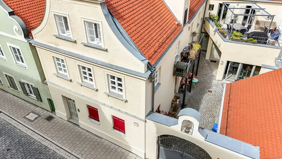 Liebevoll saniertes Denkmalobjekt - Stadtbauernhof mit 4-Wohnungen in der Innenstadt