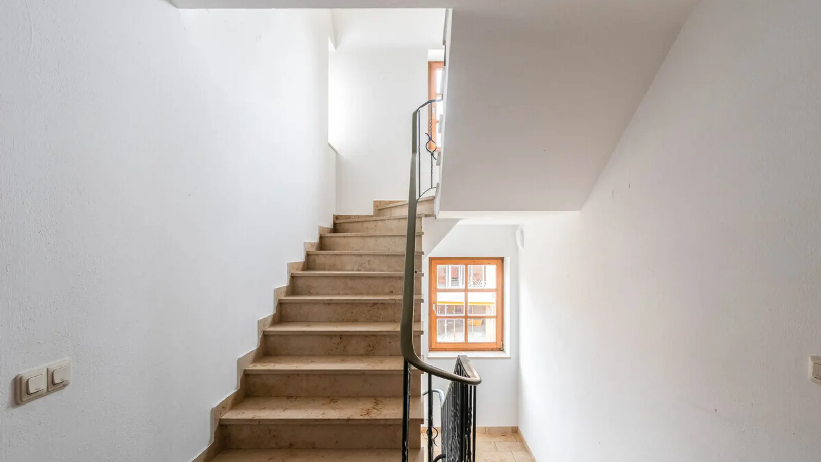 Renovierte, bezugsfertige 2-Zimmer-Wohnung im Ingolstädter Süden mit Loggia! - Bild 9