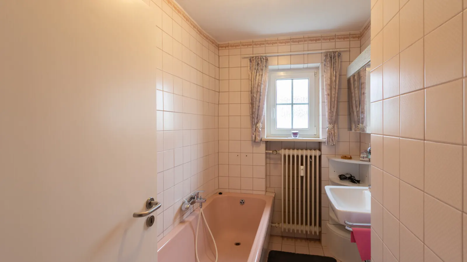 Gepflegtes Dreifamilienhaus in ruhiger Wohnlage von Oberstimm! - Bild 15