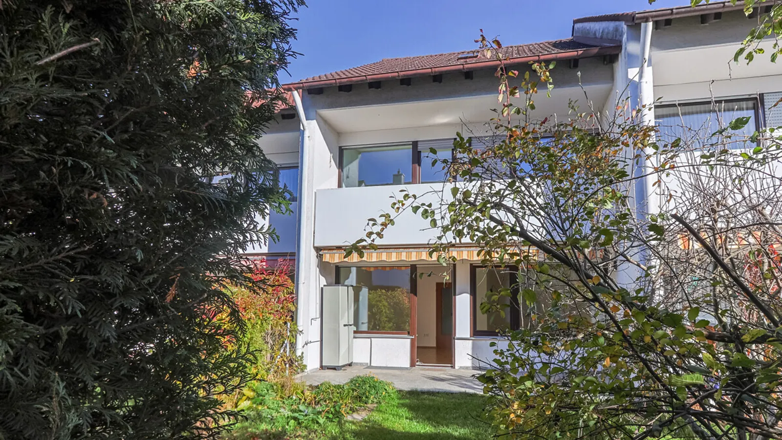 Charmantes Reihenmittelhaus mit viel Potenzial - Bild 1