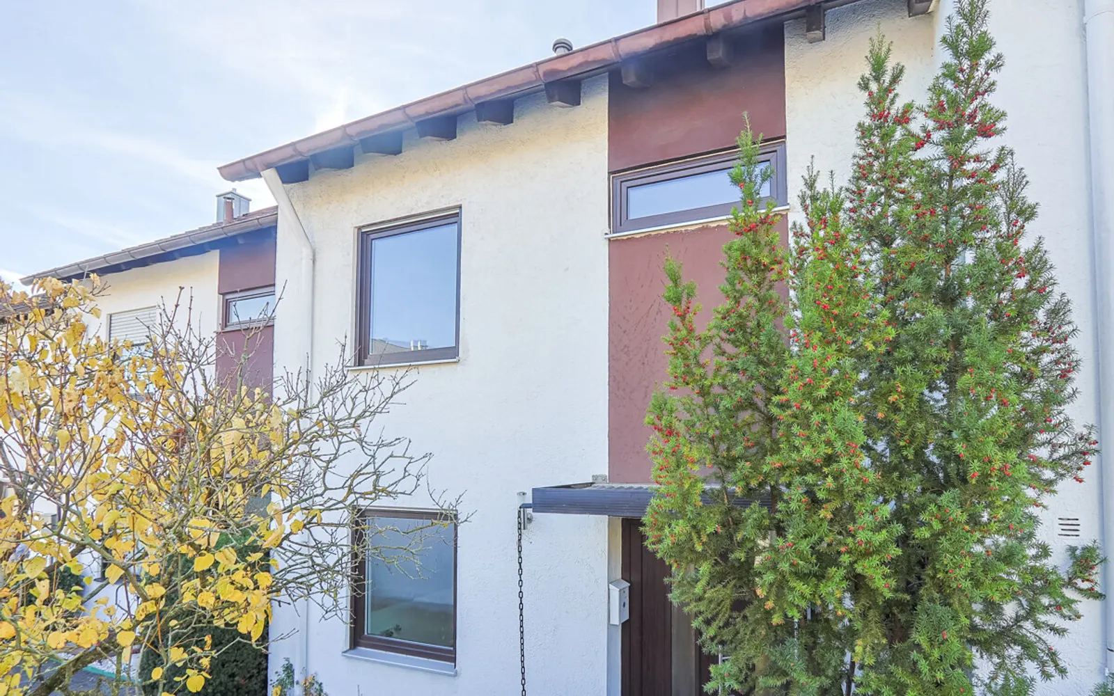 Charmantes Reihenmittelhaus mit viel Potenzial - Bild 2
